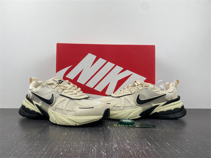 NIKEV2K Runtekk 3XL FD0736-101