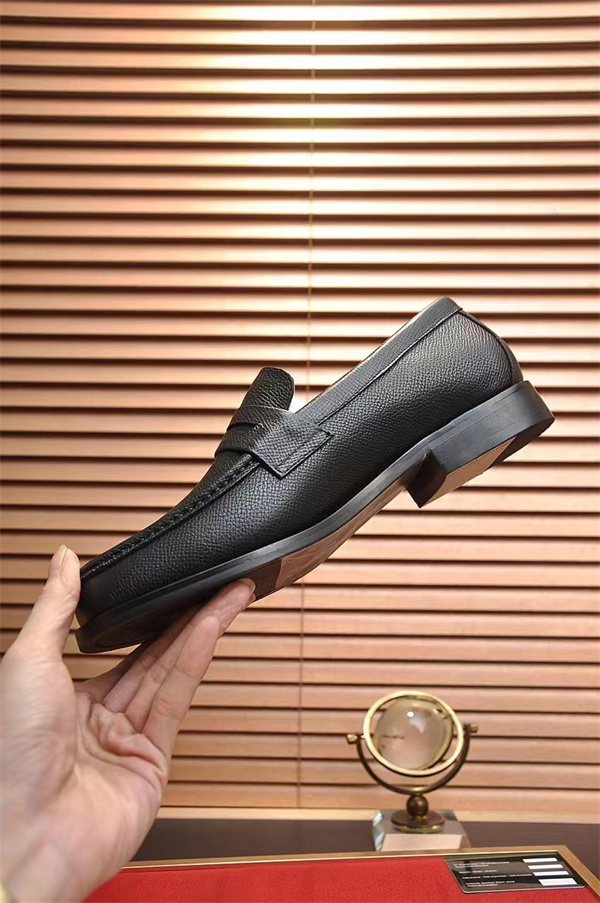 Lv Loafer 057