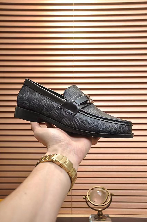 Lv Loafer 061