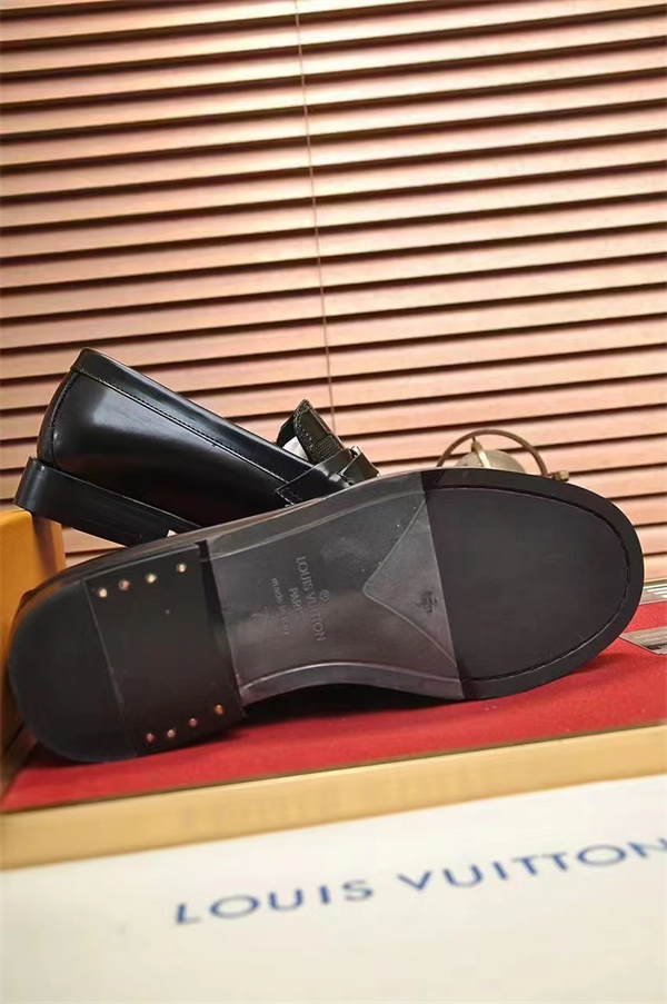Lv Loafer 062