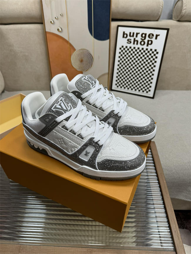 Lv Trainer Sneaker 15
