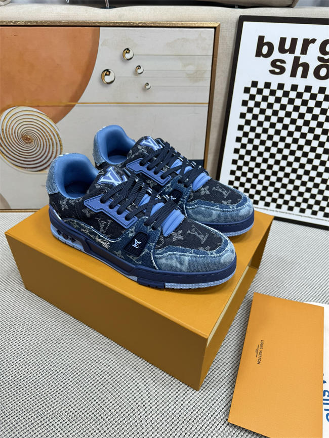 Lv Trainer Sneaker 18
