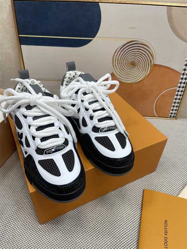 Lv Trainer Sneaker 32