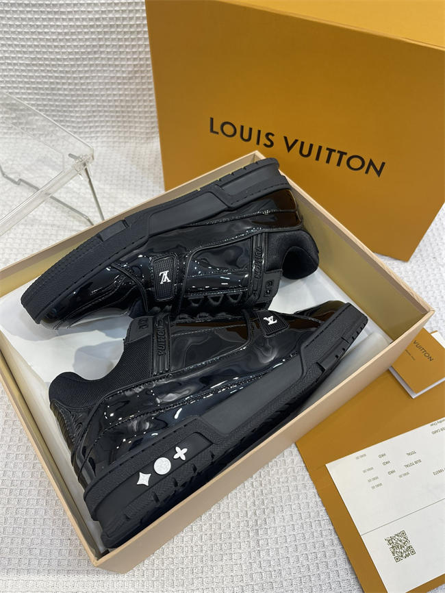 Lv Trainer Sneaker 87