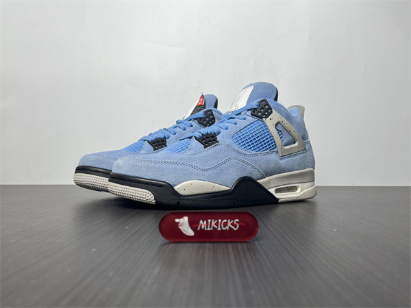 Jordan 4 Retro University Blue CT8527-400