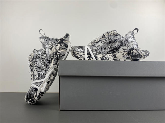 Ba*len*cia*ga -phantom sneaker 734734 w2rg3 9010