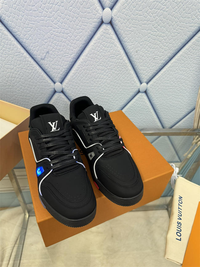 Lv Trainer Sneaker