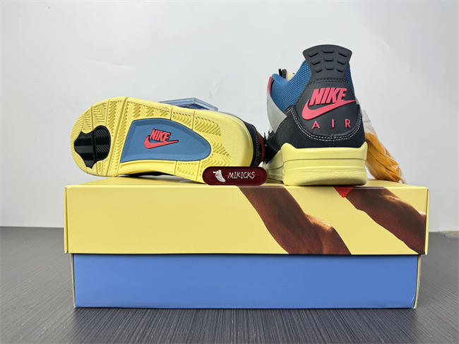 Jordan 4 Retro Union Off Noir DC9533-001